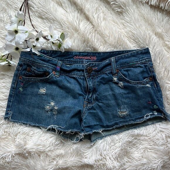 American Eagle Distressed Boho Hippie Shorts Size 8 - Picture 3 of 8